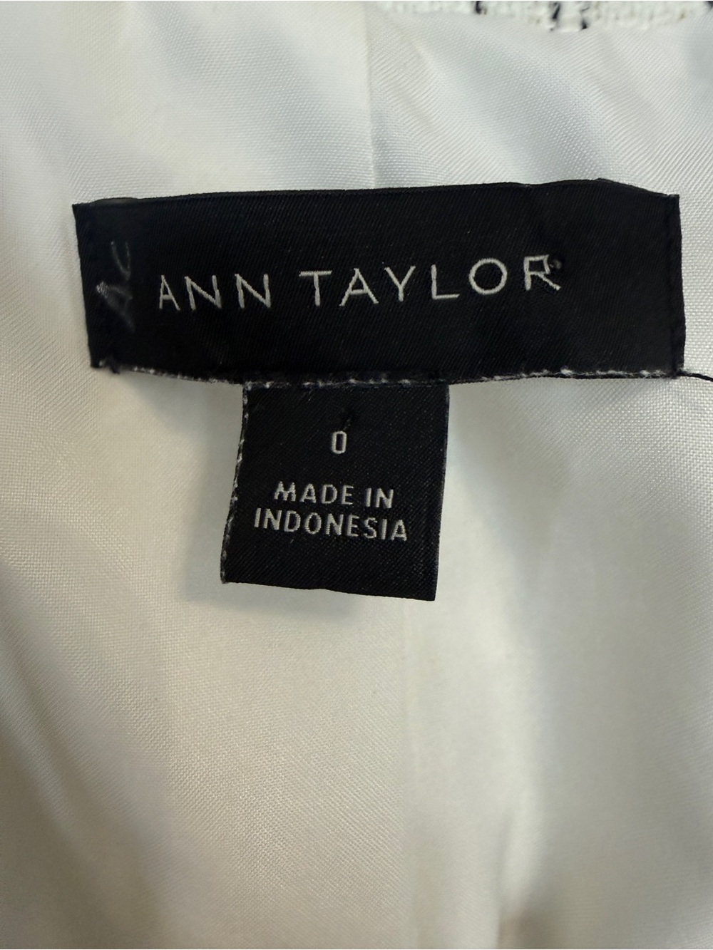 Ann Taylor Black and White Tweed Moto Jacket - Size 0 - Picture 2 of 7